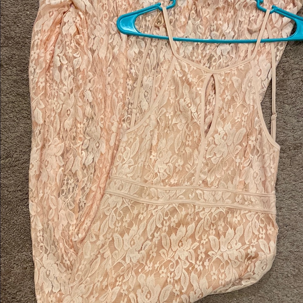 Elegant Lace Dress in Soft Pink